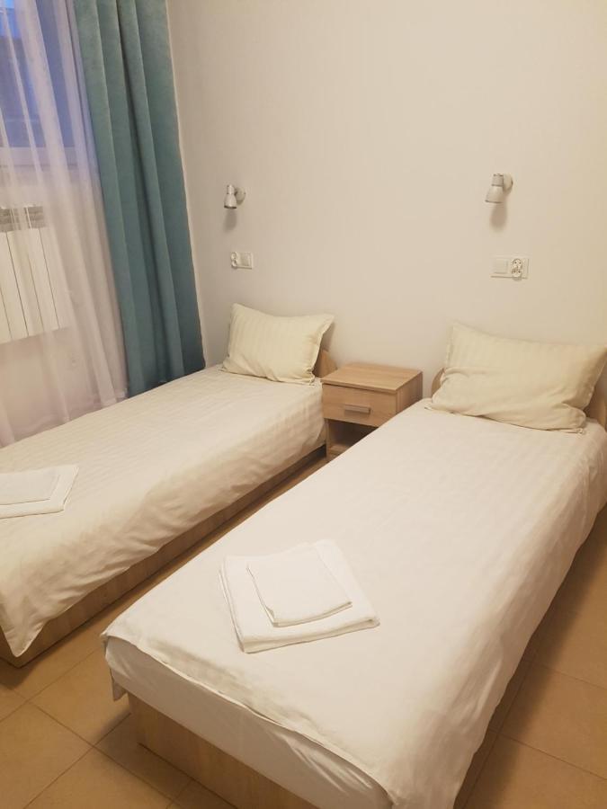 Hostel Mleczna - Metro Zacisze Varsóvia Exterior foto