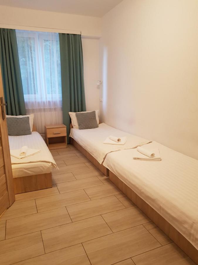 Hostel Mleczna - Metro Zacisze Varsóvia Exterior foto