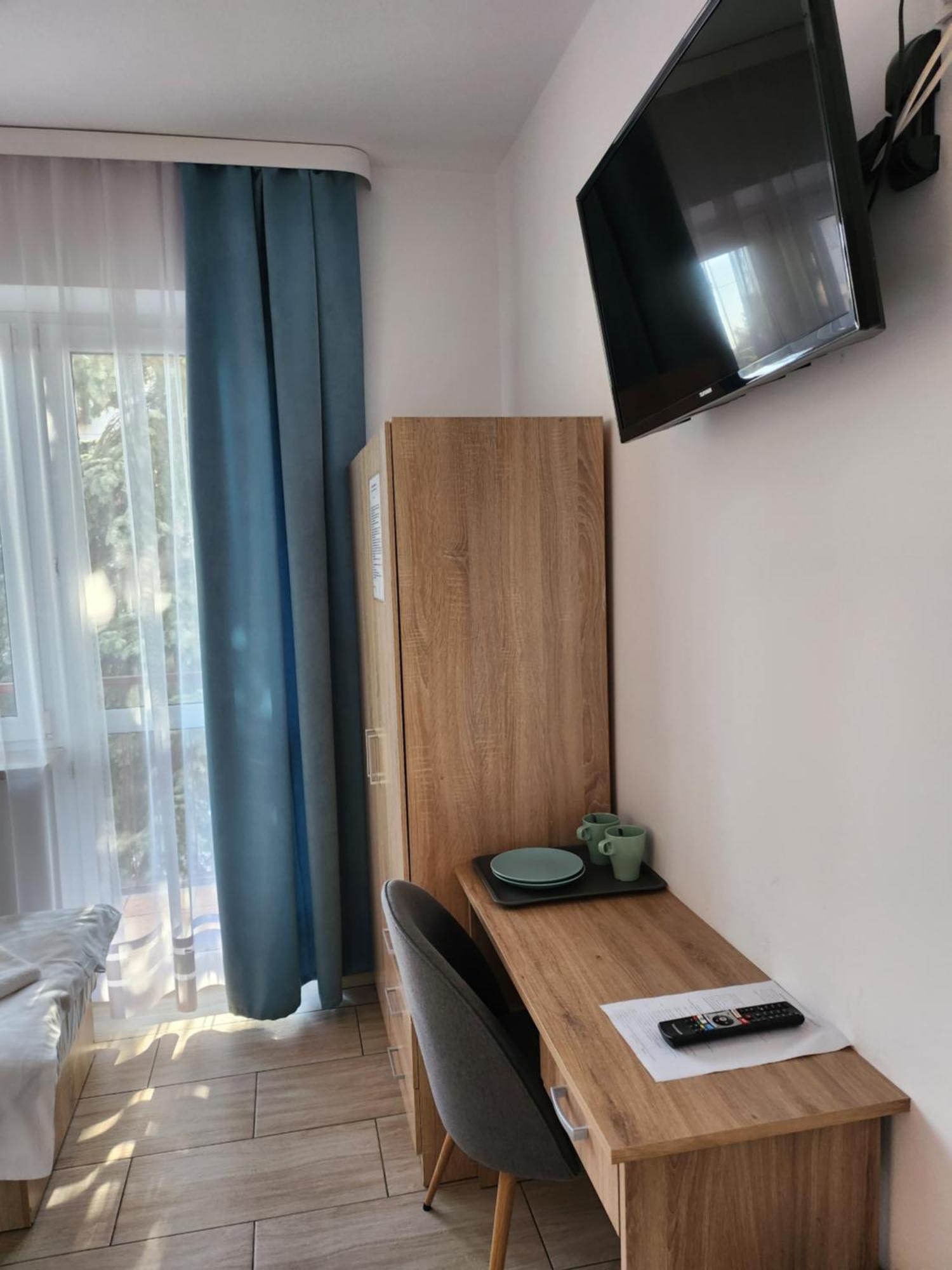 Hostel Mleczna - Metro Zacisze Varsóvia Exterior foto